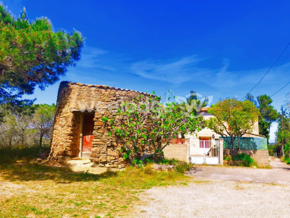 Charmant ensemble immobilier avec moulin et maison à rénover à Montséret