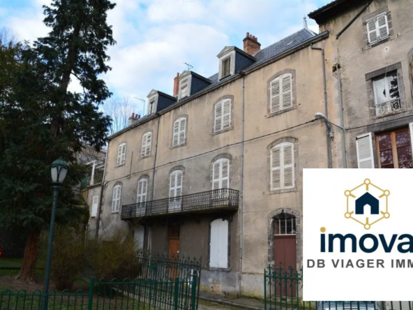 Grand appartement avec garage et studio à Thiers, prestige et potentiel de rénovation
