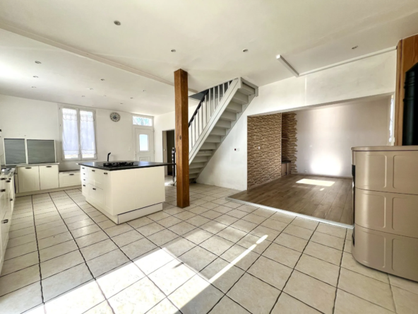 Charmante maison en pierres de 110 m² à Bergerac avec vie de plain-pied