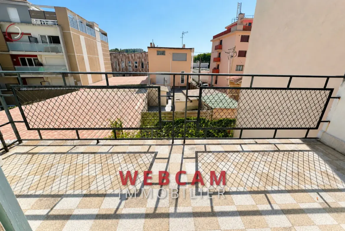 Charmant appartement 2 pièces avec terrasse à Cannes La Bocca 