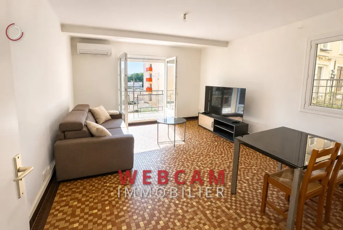 Charmant appartement 2 pièces avec terrasse à Cannes La Bocca 