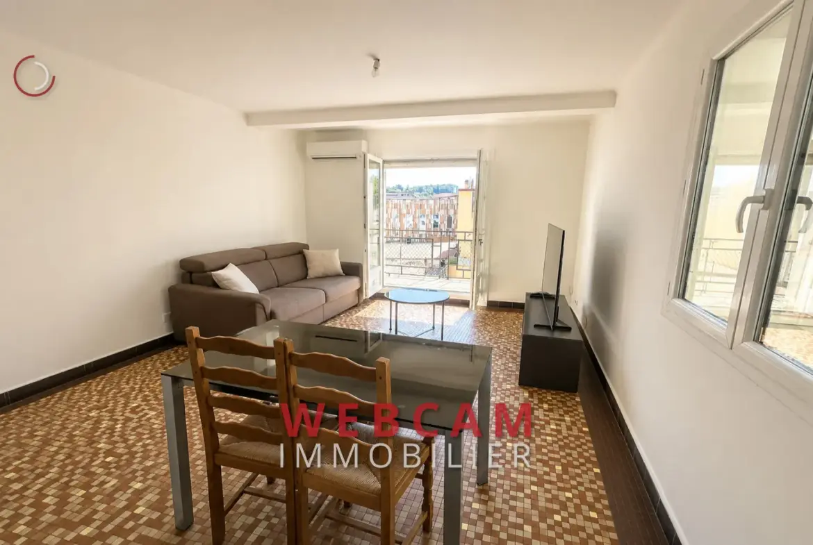 Charmant appartement 2 pièces avec terrasse à Cannes La Bocca 