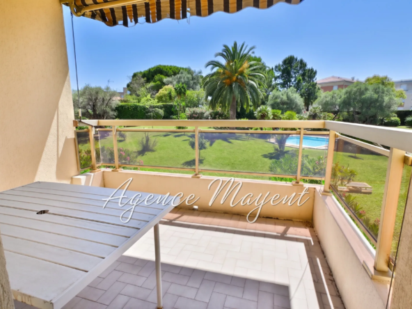 À vendre appartement 2 pièces avec vue piscine à Golfe-Juan