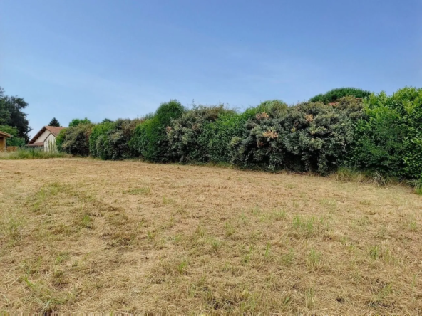 Terrain constructible à Saint-Lon-les-Mines près de Peyrehorade et Dax