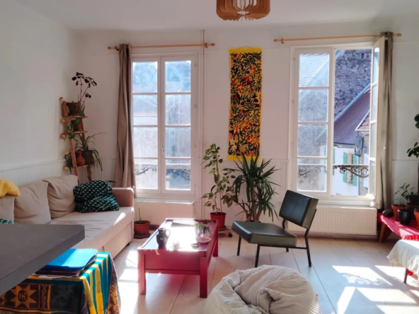 Immeuble de rapport à Avallon avec 4 logements et jardin privatif - Opportunité d'investissement