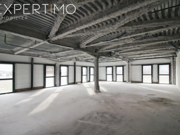 Local professionnel neuf 150 m² divisible en centre d'affaires en Provence, proche Aix et Marseille
