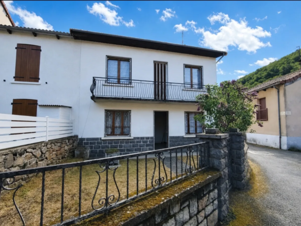 Maison à vendre de 87 m² avec garage à Ferrières-Saint-Mary