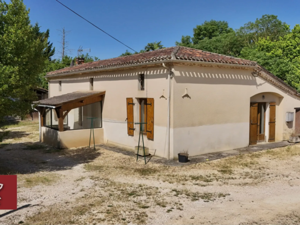 Maison en pierre avec dépendances et grand potentiel d'aménagement à Saint-Sylvestre-sur-Lot