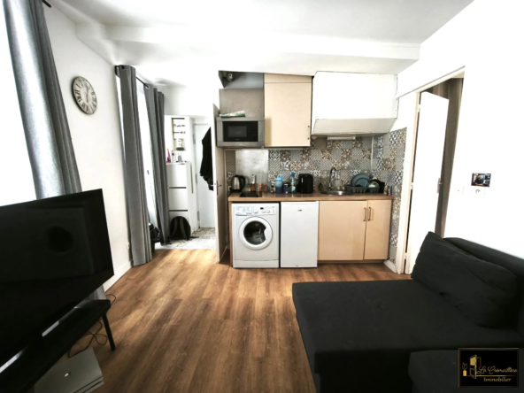 Appartement T1/2 à vendre à Dourdan, centre-ville avec terrasse