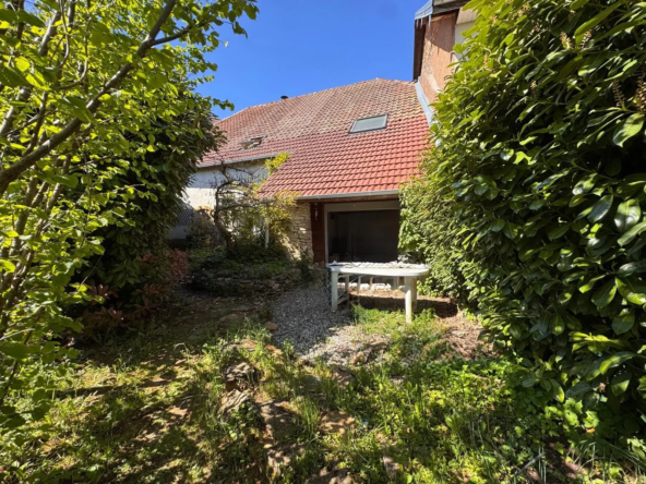 Maison de village T4 avec jardin et garage à Villersexel et Baume Les Dames