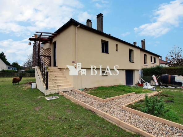 Maison de plain-pied à vendre à Saint Ouen du Tilleul avec jardin et sous-sol