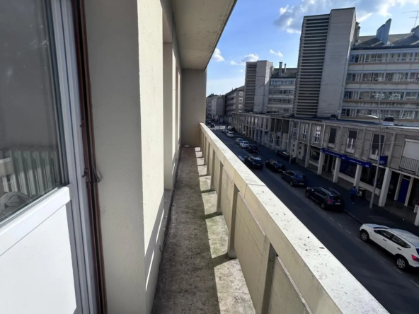 Appartement F3 lumineux à vendre à Sedan, 70 m² avec balcon, cave et excellent emplacement en centre-ville