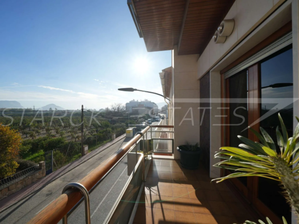 Grand appartement de 256 m² à Beniarbeig avec balcons et espace famille