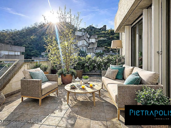 Appartement T4 avec terrasse de 86 m² à Givors, centre-ville, parking inclus