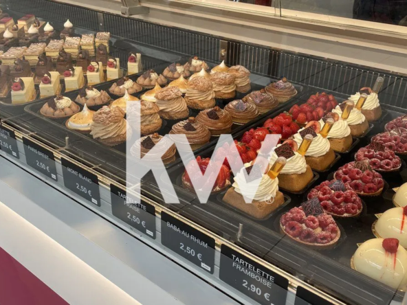 Charmante pâtisserie et chocolaterie à vendre dans la Plaine du Forez (42) avec bon emplacement