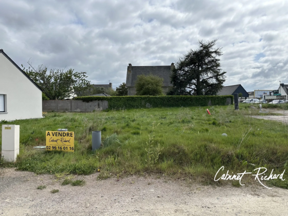Terrain constructible de 401 m² à Notre-Dame-du-Guildo, emplacement privilégié