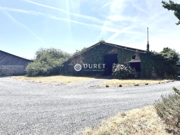 Projet de rénovation et construction à Boufféré avec terrain et grange en pierre