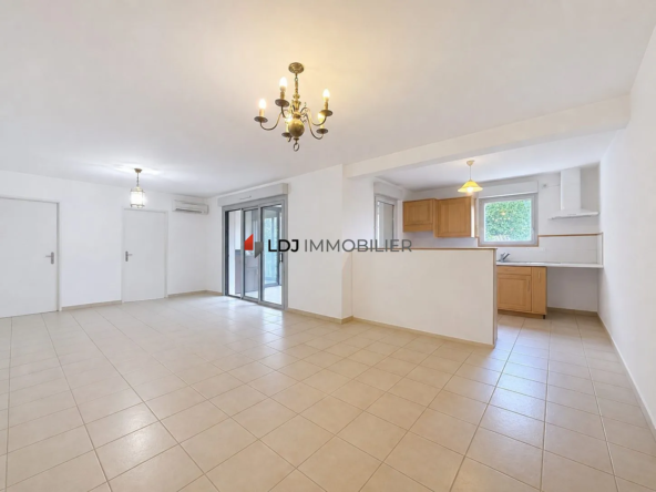 Appartement 3 pièces de 80m² avec loggia à Prades, résidence sécurisée