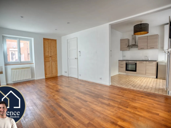Maison à Epernon de 65 m² avec 2 chambres, cour et stationnement