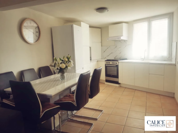 Maison ancienne rénovée de 71 m² avec charme et luminosité à Saint-Jean-de-Muzols