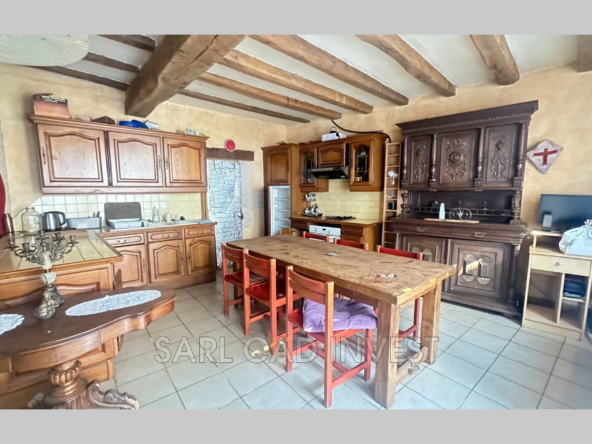 Belle maison de caractère à vendre à Ferrière Larçon avec garage et potentiel d'extension