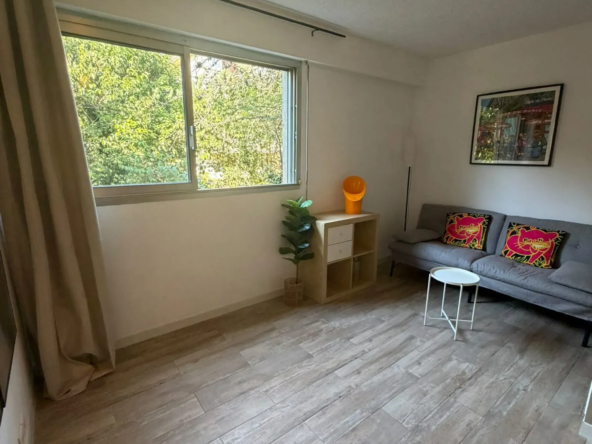 Studio de 18,68 m² à Aix-en-Provence, secteur La Torse avec vue verdoyante