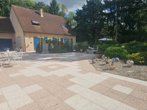 Maison familiale calme de 149 m² avec jardin à Courtenay