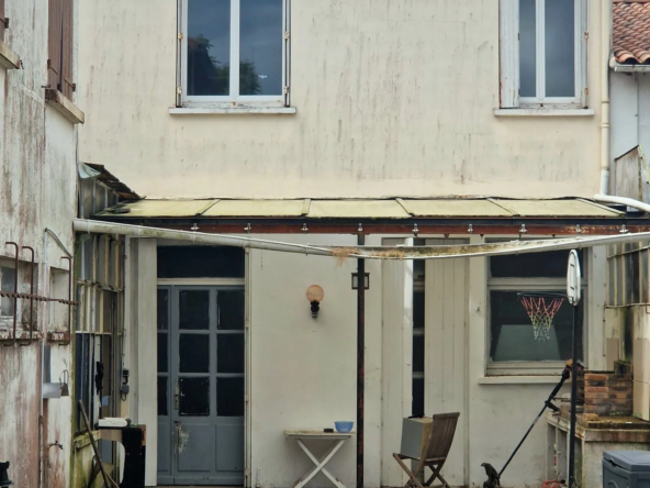 Maison à Étaules de 130m² à rénover avec potentiel, jardin et balcon plein sud-ouest