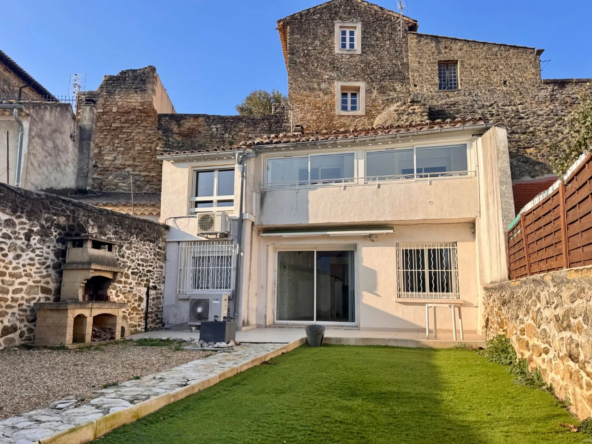 Charmante maison de village à Serignan-du-Comtat avec extérieur et potentiel