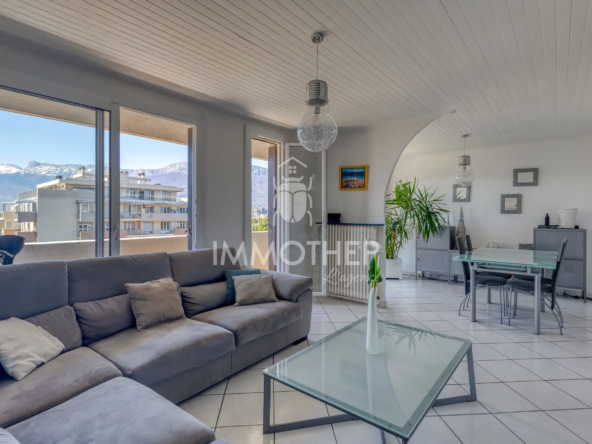 Appartement traversant de 73,87 m² avec balcon à Eybens