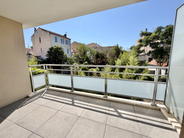 Appartement T2 lumineux avec terrasse et garage à Toulon - Aguillon
