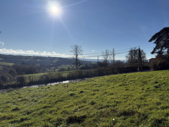 Terrain constructible à Primarette avec vue dégagée, lotissement calme, 644 m²