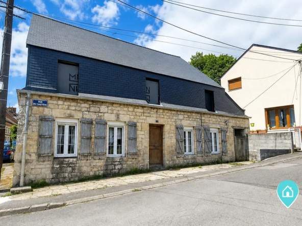 Maison à vendre à Aubenton avec fort potentiel de rénovation - Toiture neuve