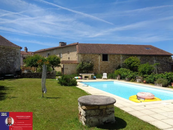 Maison de campagne en pierre de 110 m² avec piscine et grand terrain à La Tour Blanche