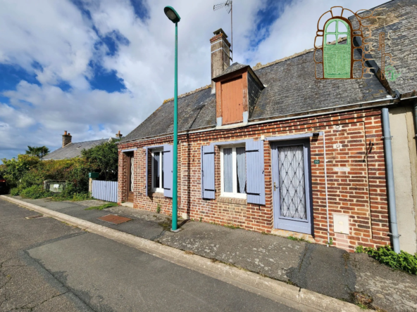Maison de village à vendre à Couëtron-au-Perche avec jardin de 532 m², potentiel à exploiter