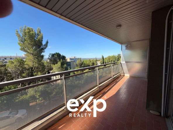 Studio à rénover dans quartier Brunet à Aix-en-Provence avec terrasse et parking privé