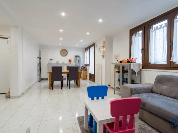 Appartement 4 pièces avec balcon, cave et box à Les Clayes-sous-Bois
