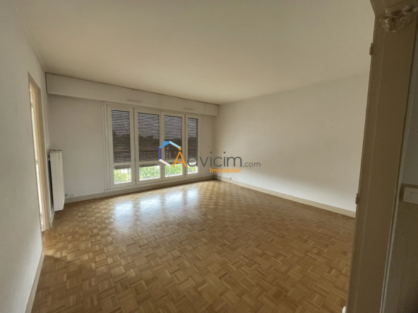 Appartement 3 pièces à vendre à Olivet avec balcon et parking sécurisé