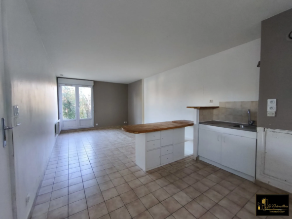 Appartement T2 à vendre à Dourdan avec jardin et garage près du centre-ville