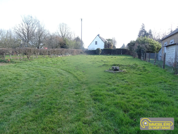Terrain à bâtir de 490 m² à Grandparigny, proche des raccordements