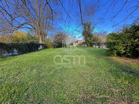 Terrain à bâtir de 733 m² au cœur de Sainte-Maure-de-Touraine