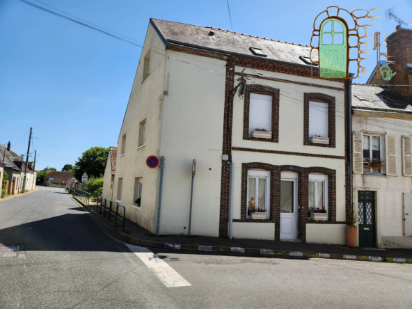 Vente maison de ville à Mondoubleau - 4 chambres, patio, lumineuse