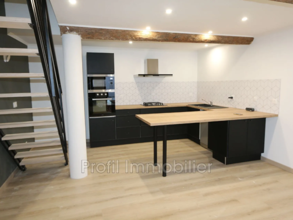 Charmante maison de village rénovée avec cour à Marsillargues