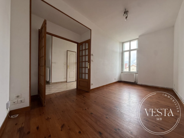 Appartement à vendre à Dijon Sud – 60 m², potentiel de rénovation, cave, idéal premier achat ou investissement