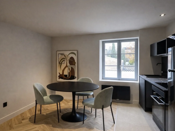 Duplex T2 rénové de 36,84 m² avec parking à Champagne-au-Mont-d'Or