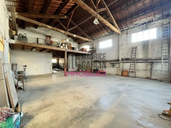 Entrepôt spacieux de 450 m² avec mezzanine à Cavaillon