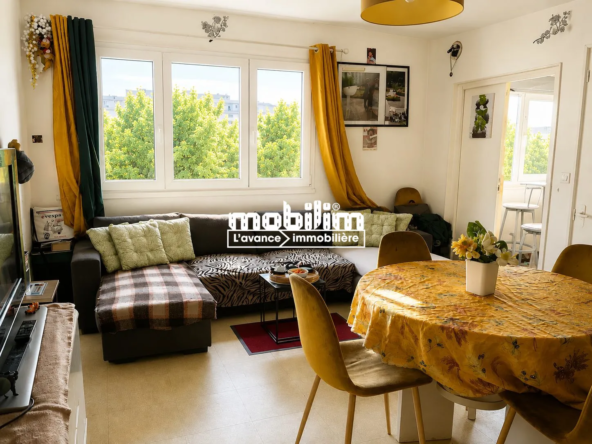 Séjour Appartement T4 de 80,90 m² à Doulon-Bottière, Nantes, avec travaux à prévoir