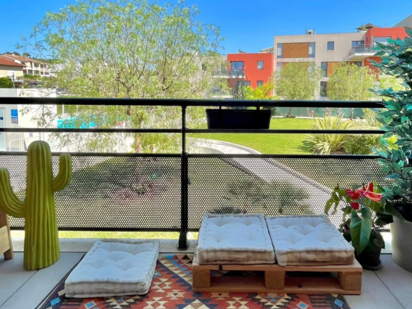 Appartement 2 pièces de 44,6 m² avec terrasse et garage à La Roquette-sur-Siagne
