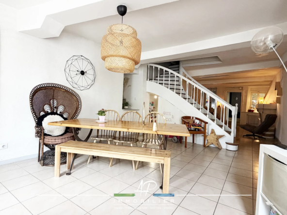 Ensemble immobilier de charme avec maison rénovée et projet de rénovation à Is-sur-Tille