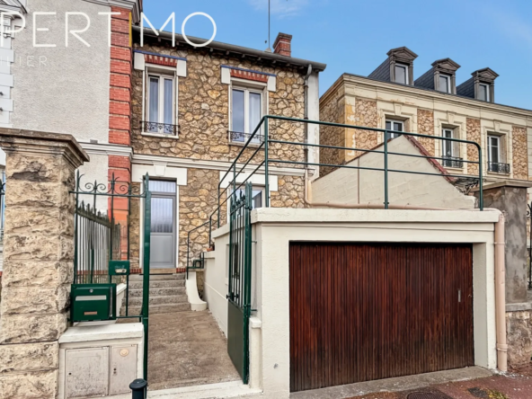 Maison en meulière de 115 m² avec 3 chambres, garage et cour à Étampes